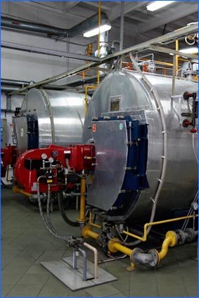 zdjęcie przedstawia 2 kotły parowe