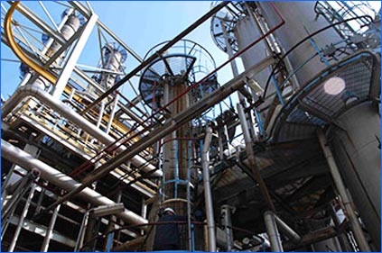 zdjęcie przedstawia rurociągi technologiczne