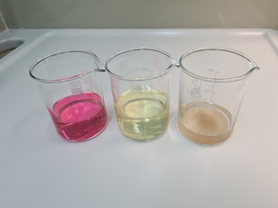 Przeprowadzony do roztworu osad podczas wykonywania analiz chemicznych