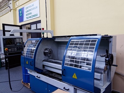 Wyposażenie warsztatowe – tokarka sterowana numerycznie