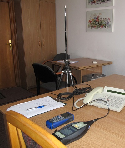 Pomiary poziomu  dźwięku generowanego przez dźwig osobowy (windę) w pomieszczeniu biurowym