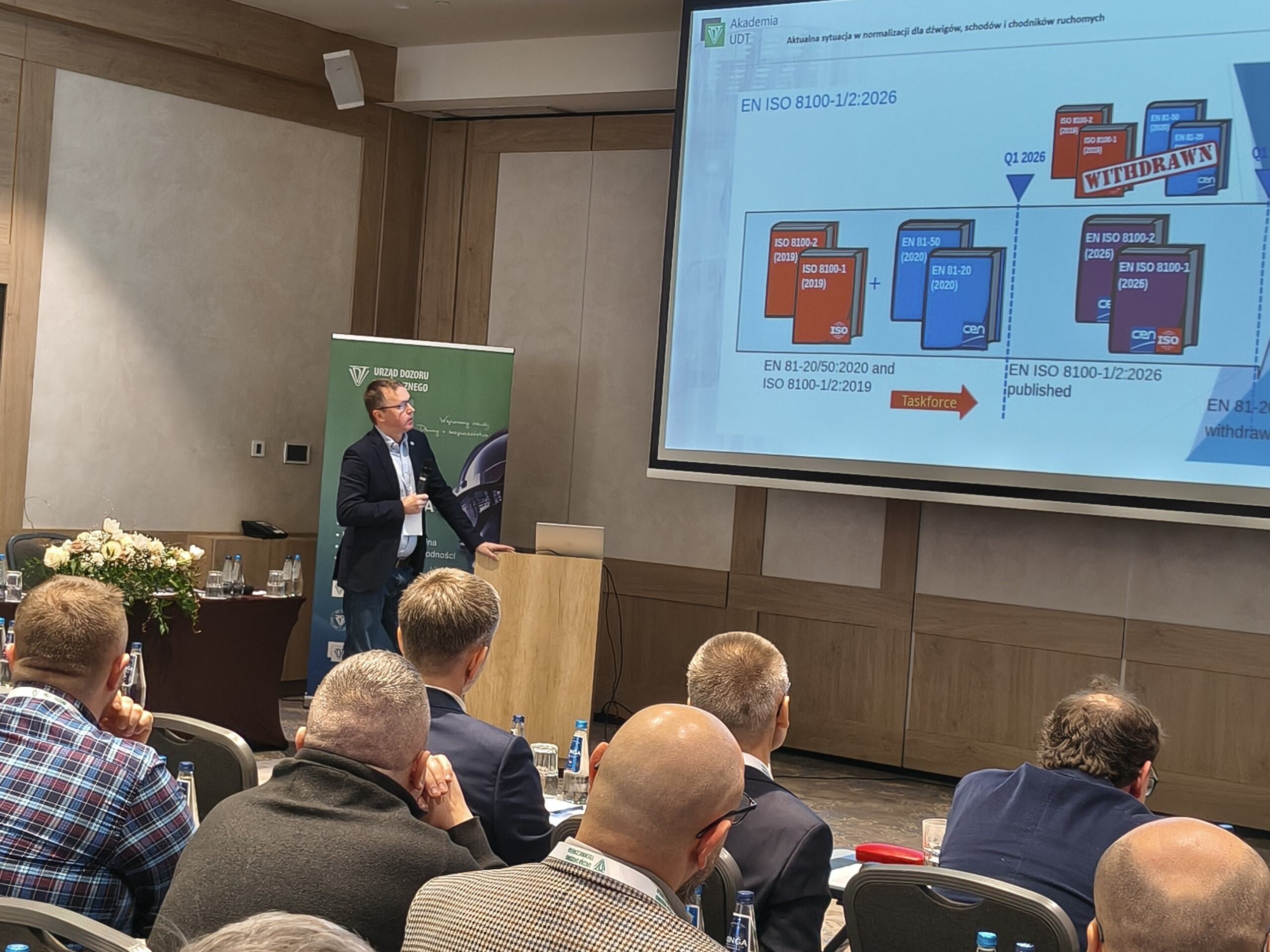 wykładowca na konferencji