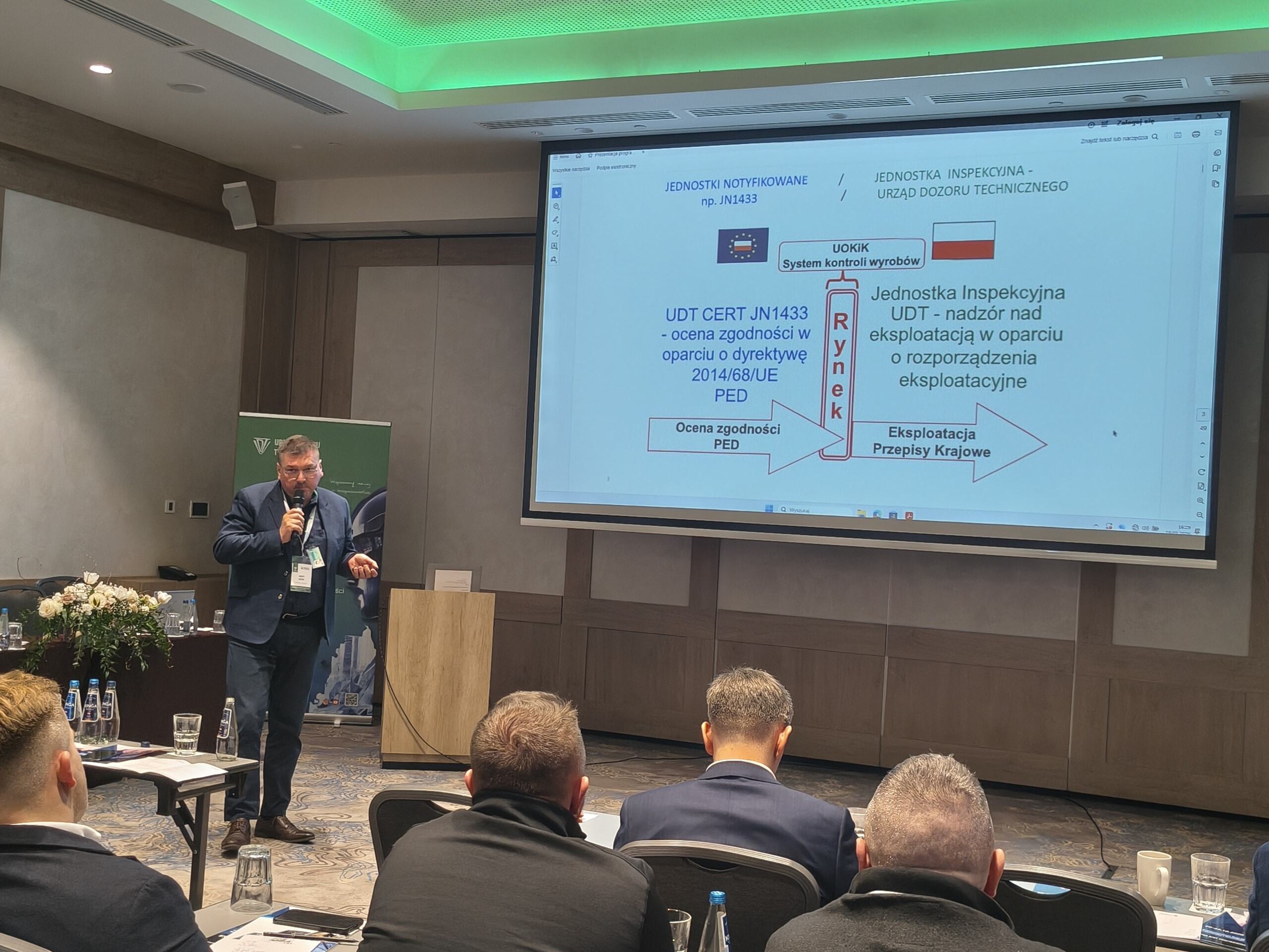 wykładowca na konferencji