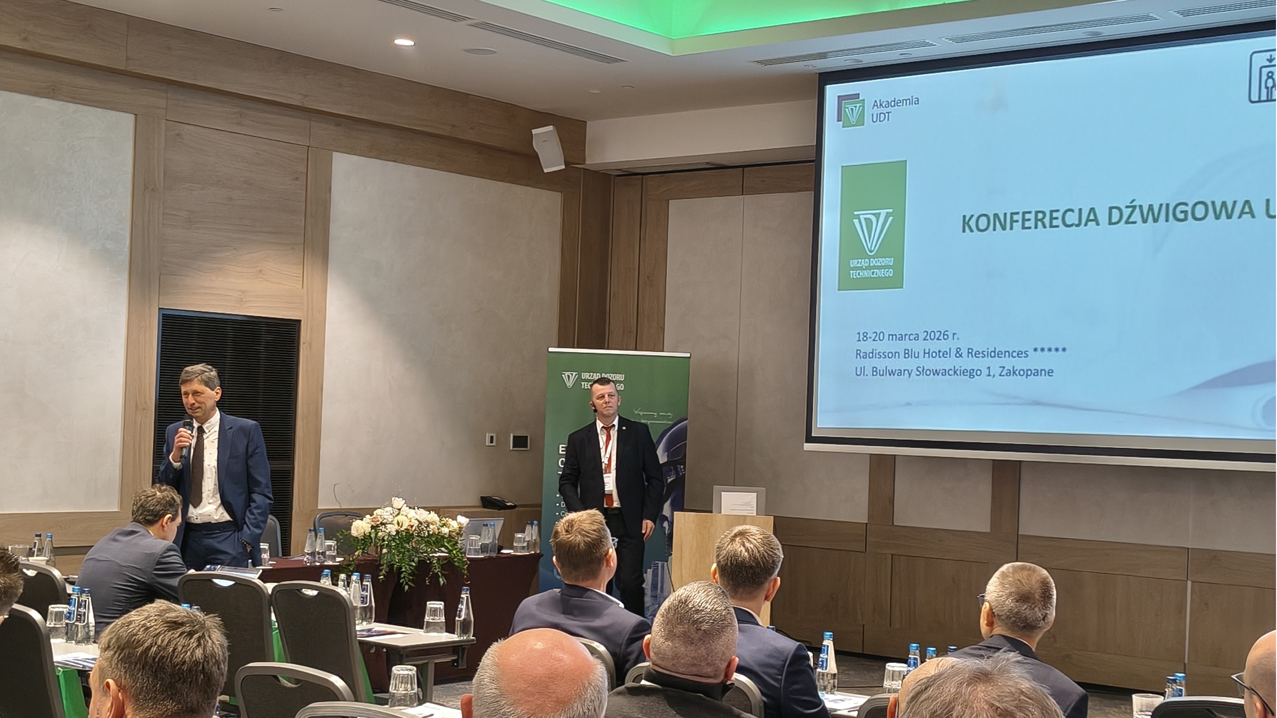 wykładowca na konferencji