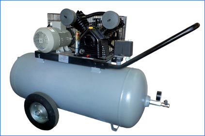 zdjęcie przedstawia zbiornik sprezonego powietrza w agregacie